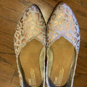 Toms Jutti Flats Rose Gold cheetah print flats 7.5